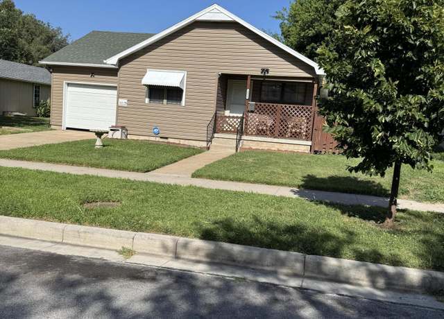 Property at 2021 S Porter Ave, Joplin, MO 64804, 3 beds, 2 baths