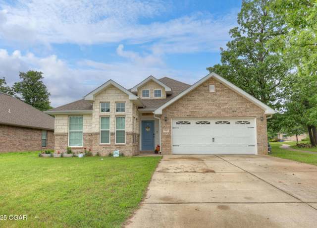 Property at 721 Kara Ln, Carl Junction, MO 64834, 3 beds, 2 baths