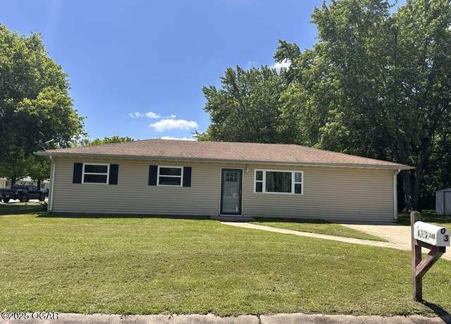 Property at 503 Chestnut St, Neosho, MO 64850, 4 beds, 1 bath