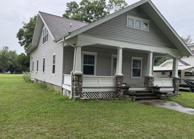 Property at 707 Grand St, Lamar, MO 64759, 3 beds, 2 baths