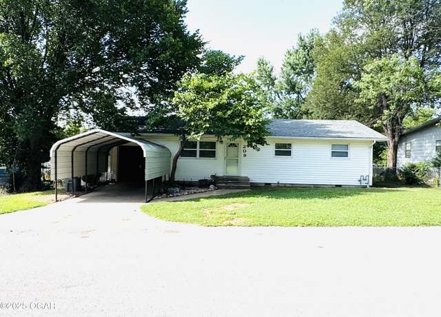 Property at 209 W Chase Dr, Goodman, MO 64843, 3 beds, 1 bath