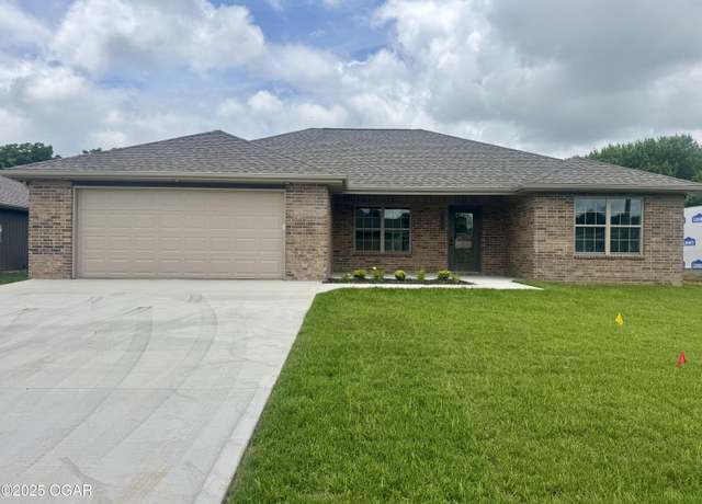 Property at 1554 Ridgemont Ave, Monett, MO 65708, 3 beds, 2 baths