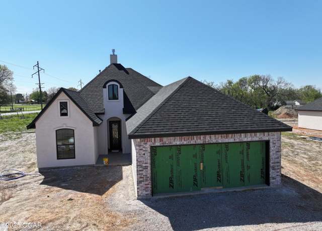 Property at 2528 S Cleveland Ave, Joplin, MO 64804, 4 beds, 3 baths