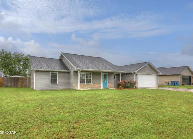 Property at 3383 Lusk Dr, Neosho, MO 64850, 3 beds, 2 baths
