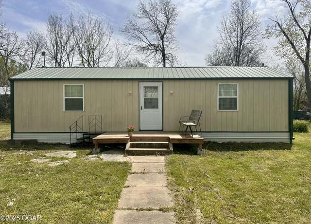 Property at 305 W Pine St, Cherokee, KS 66724, 1 bed, 1 bath