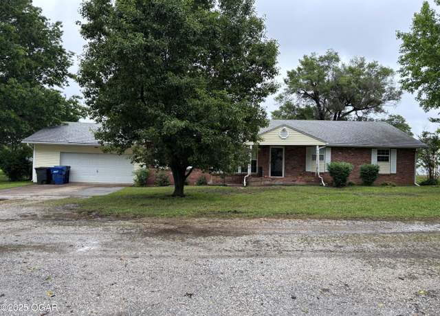Property at 1711 Schmidt Dr, Webb City, MO 64870, 3 beds, 2 baths