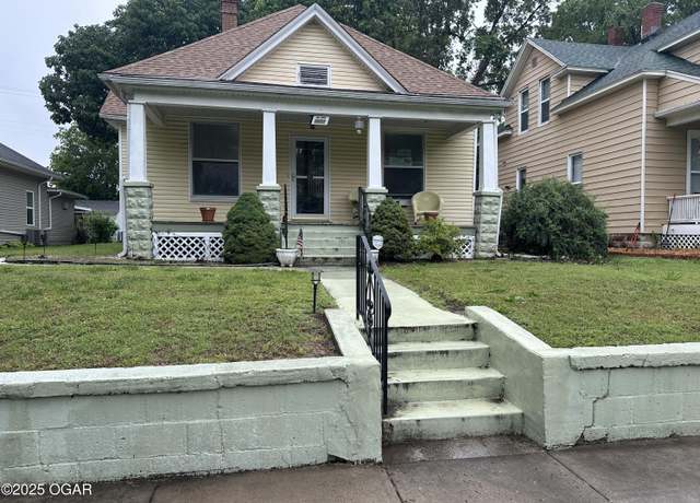 Property at 2022 S Jackson Ave, Joplin, MO 64804, 2 beds, 2 baths