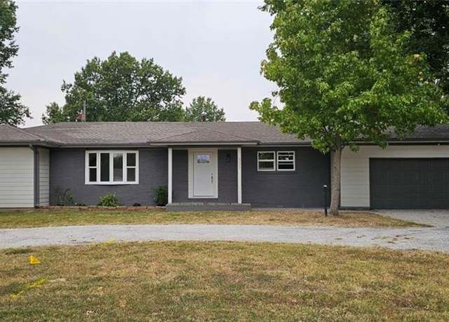 Property at 307 N Free King Hwy, Pittsburg, KS 66762, 4 beds, 3 baths