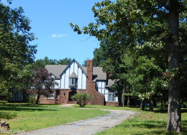 Property at 4415 Mcclelland Park Rd, Joplin, MO 64804, 4 beds, 2.5 baths