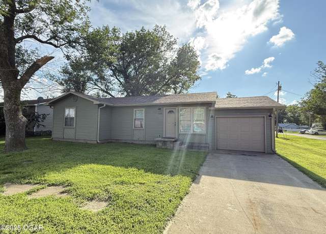 Property at 108 N 2nd St, Sheldon, MO 64784, 2 beds, 2 baths