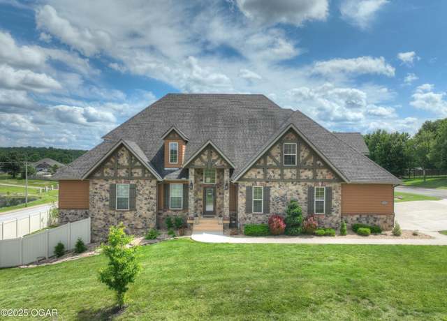 Property at 3002 Sunset Dr, Joplin, MO 64804, 6 beds, 4.5 baths