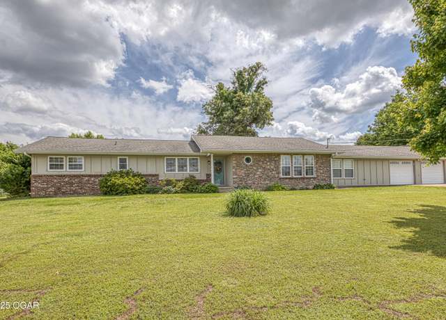 Property at 4430 E 26th St, Joplin, MO 64804, 3 beds, 2 baths