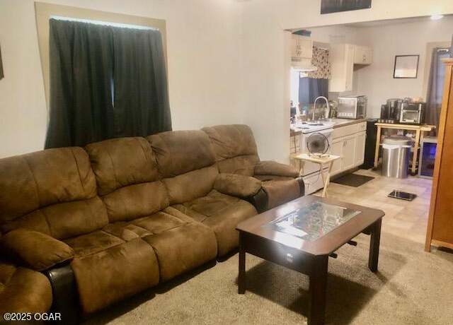 Property at 1419 E Valley St, Joplin, MO 64801, 2 beds, 1 bath