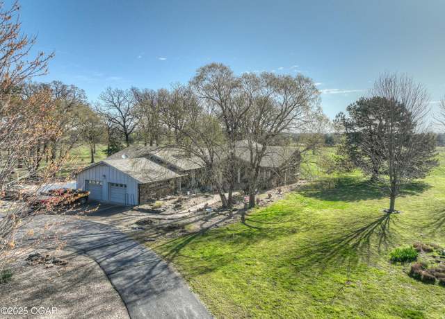 Property at 19032 E Highway 86, Neosho, MO 64850, 3 beds, 3.5 baths