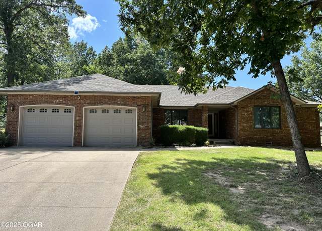 Property at 3810 Poplar Dr, Joplin, MO 64804, 4 beds, 2.5 baths