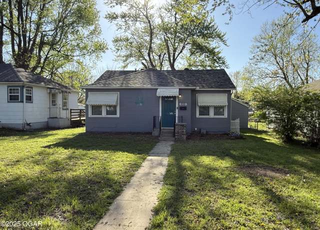 Property at 1009 S Rinker Ave, Aurora, MO 65605, 2 beds, 1 bath