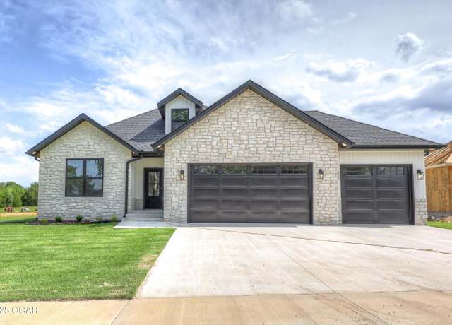 Property at 4308 Par Ln, Joplin, MO 64804, 5 beds, 3 baths