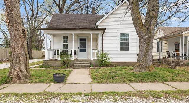 Photo of 206 Pearl St, Carterville, MO 64835