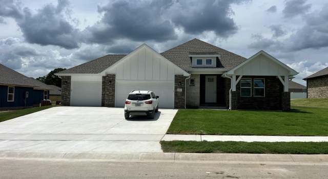 Photo of 816 Silver Oaks Dr, Carl Junction, MO 64834