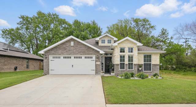 Photo of 2039 Eagle Dr, Neosho, MO 64850