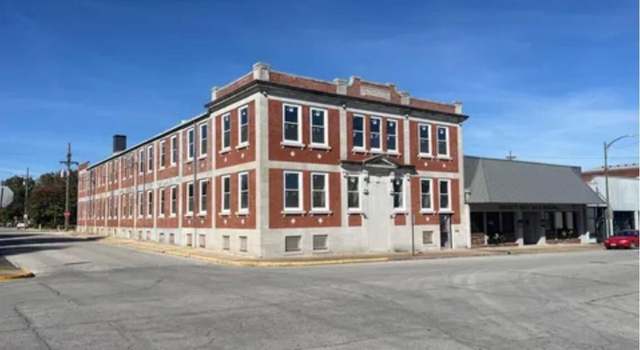 Photo of 527 S Main St, Carthage, MO 64836