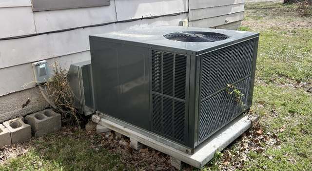Photo of 119 W Park St, Pittsburg, KS 66762