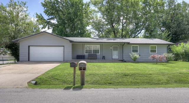 Photo of 101 S Bobbie Smith St, Diamond, MO 64840