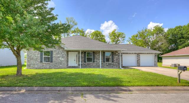 Photo of 1412 Wyndham Ln, Carthage, MO 64836