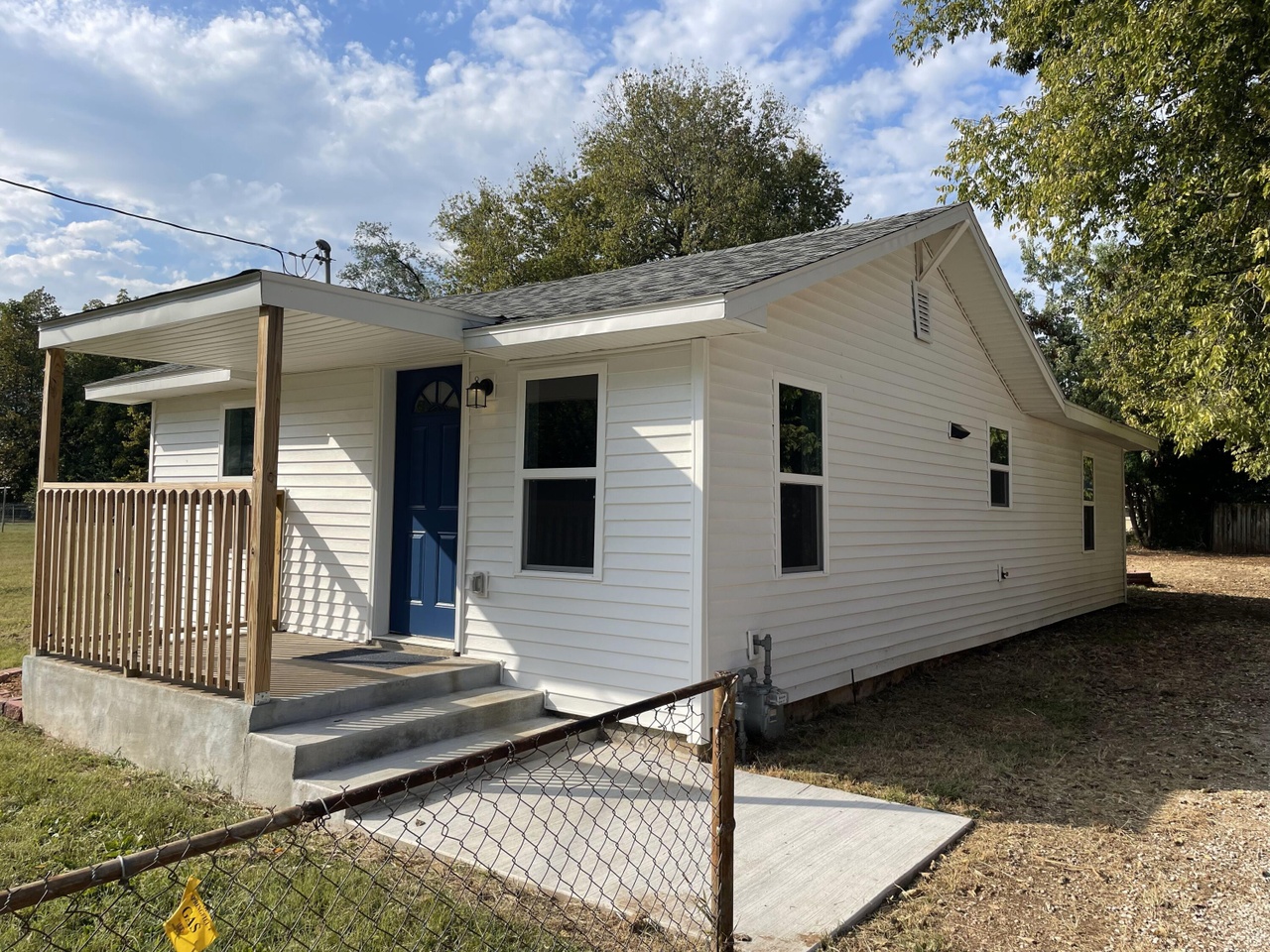 3045 W Lynn St, Springfield, MO 65802
