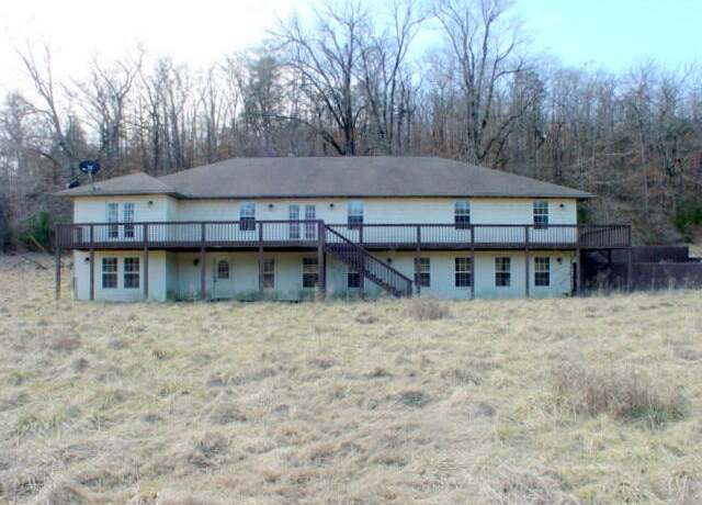 Property at 1115 Bear Creek Rd, Walnut Shade, MO 65771, 5 beds, 4 baths
