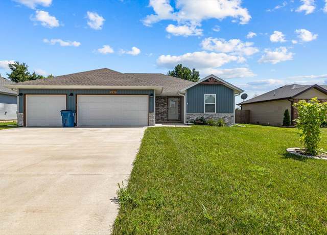 Property at 200 E Rosalie St, Strafford, MO 65757, 3 beds, 2 baths