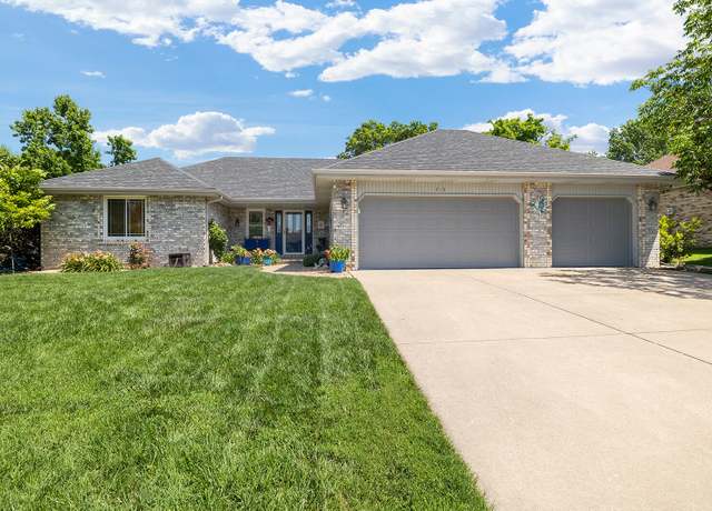 Property at 715 W Wasson St, Nixa, MO 65714, 3 beds, 2 baths