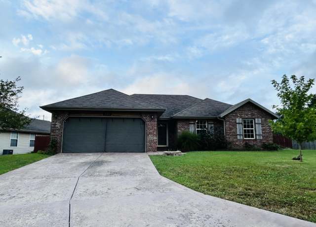 Property at 995 S Natalie Ave, Springfield, MO 65802, 3 beds, 2 baths