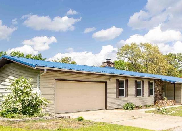 Property at 160 Rasberry Lane Ln, Branson, MO 65616, 3 beds, 2 baths