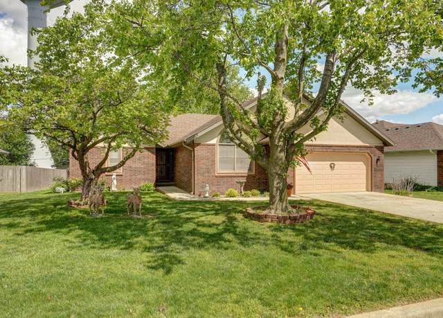 Property at 304 N Laurel Ln, Nixa, MO 65714, 3 beds, 2 baths