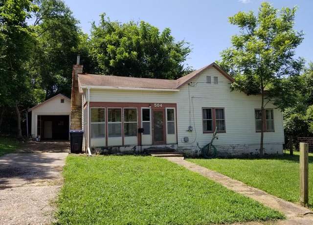 Property at 504 W Leyda St, West Plains, MO 65775, 3 beds, 1 bath