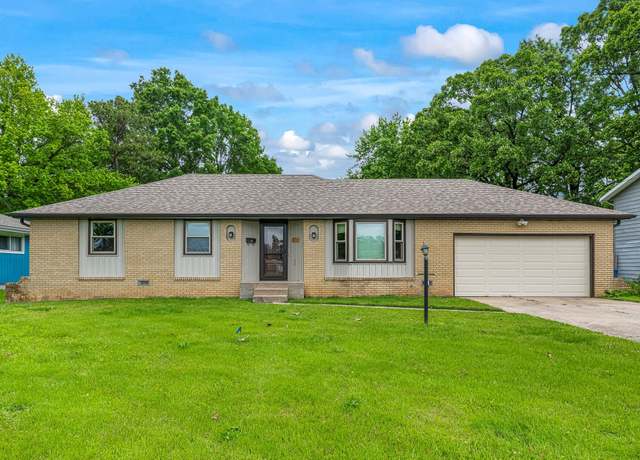 Property at 2711 E Stanford St, Springfield, MO 65804, 3 beds, 2 baths