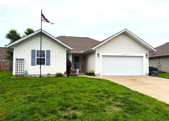 Property at 106 Penzance St, Monett, MO 65708, 3 beds, 2 baths