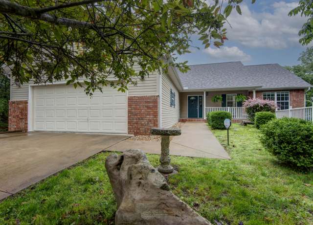 Property at 326 Country Bluff Dr, Branson, MO 65616, 4 beds, 3 baths