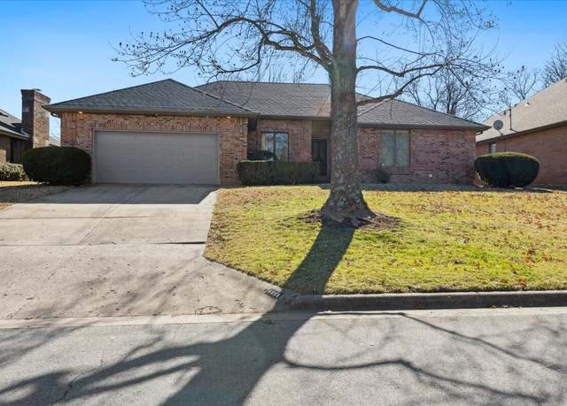 Property at 4068 E Latoka St, Springfield, MO 65809, 3 beds, 2 baths