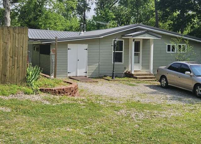 Property at 182 Cathy St, Branson, MO 65616, 3 beds, 2 baths
