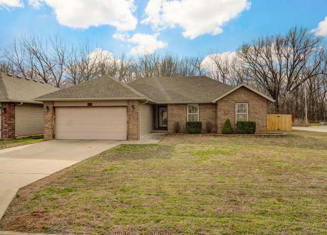 Property at 2023 S Fisk Ave, Springfield, MO 65807, 3 beds, 2 baths