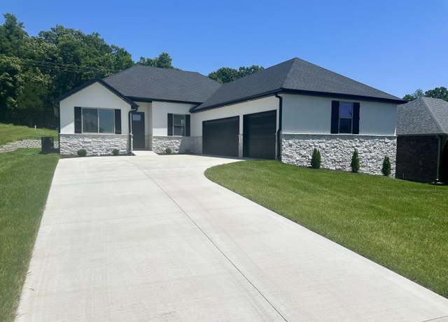 Property at 1611 W Gaslight Dr, Springfield, MO 65810, 4 beds, 2 baths