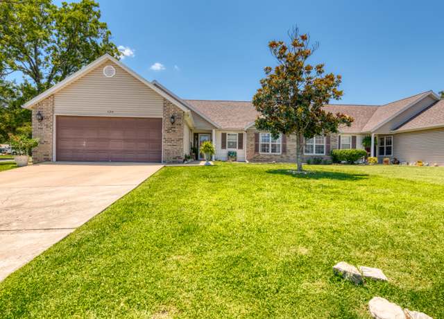 Property at 120 Woodland Dr N, Branson, MO 65616, 3 beds, 2 baths