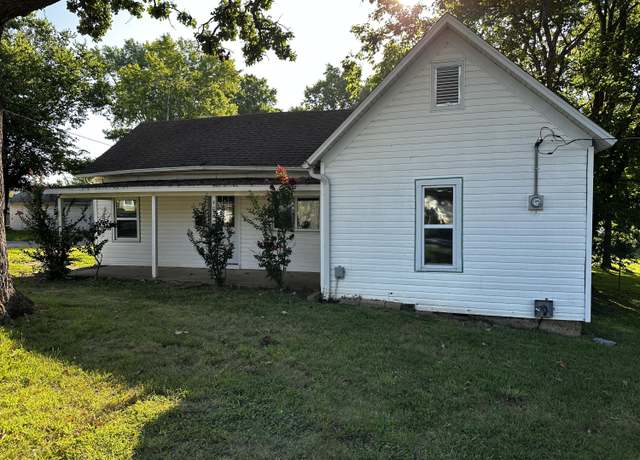 Property at 402 Johnson St, West Plains, MO 65775, 2 beds, 1 bath