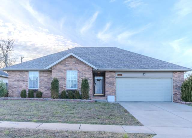 Property at 4101 N Mead Dr, Ozark, MO 65721, 3 beds, 2 baths