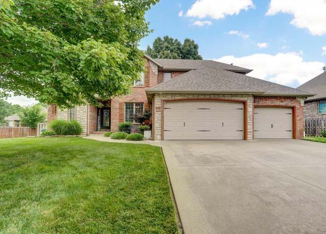 Property at 3807 W Olivia St, Springfield, MO 65810, 5 beds, 3 baths