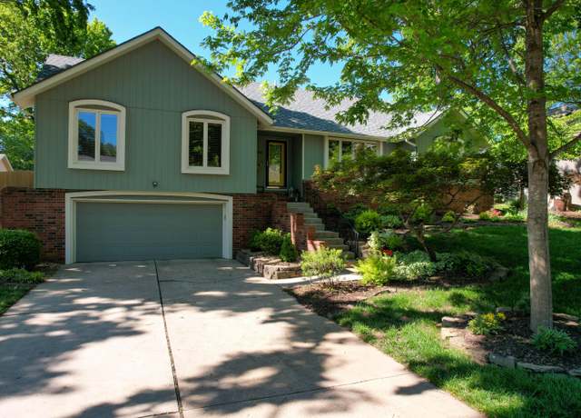 Property at 1918 E Buena Vista St, Springfield, MO 65804, 6 beds, 4 baths