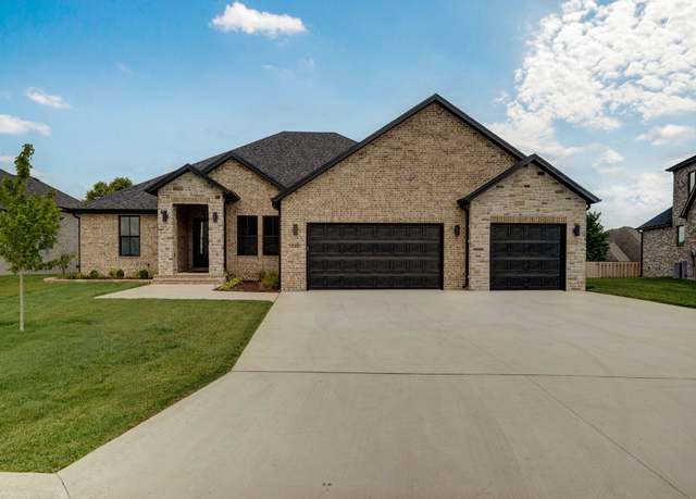 Property at 1698 N Marlowe Ave, Springfield, MO 65802, 4 beds, 2.5 baths