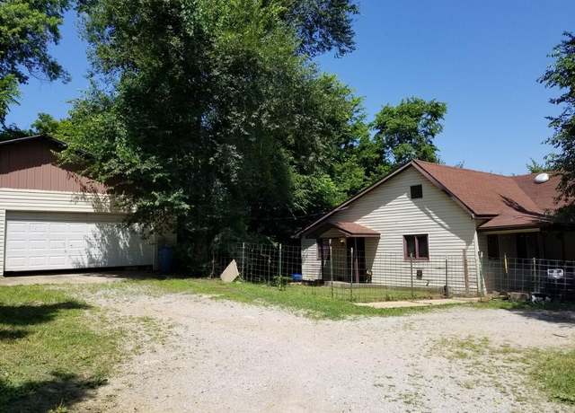 Property at 212 W Leyda St, West Plains, MO 65775, 3 beds, 1 bath